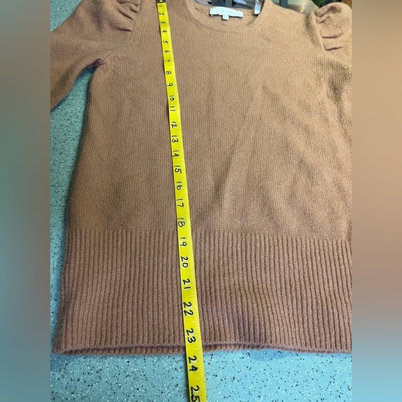 LARK & RO Soft Tan puff sleeve sweater size M - Picture 13 of 13